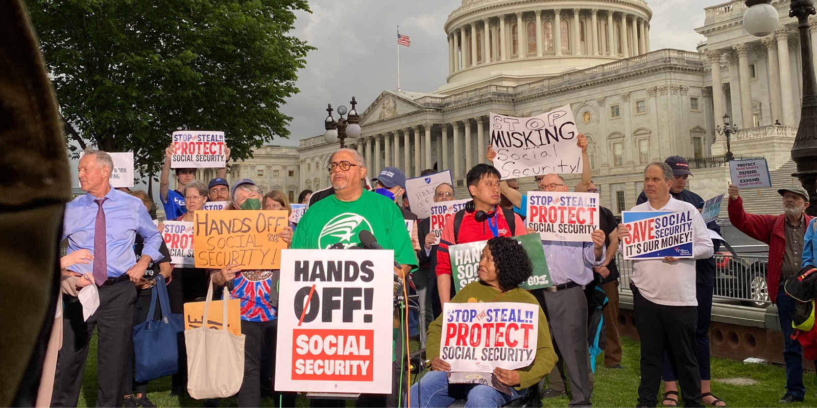 Miembro jubilado de AFSCME le exige al Congreso que no toque la Seguridad Social