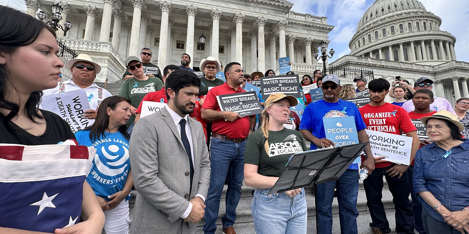 Miembros de AFSCME realizan huelga de sed para insistir en protecciones federales contra el calor